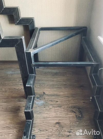 Лестница металлический каркас