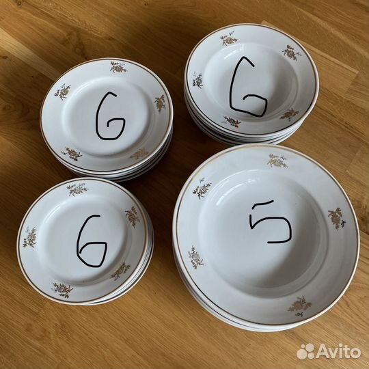 Набор тарелок