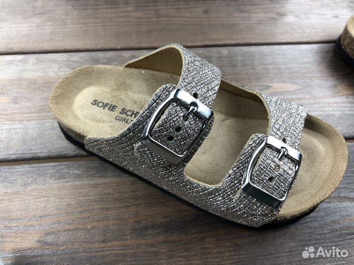 Сандали для девочки кожаные новые Дания