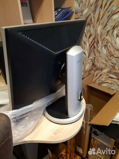 Монитор Samsung