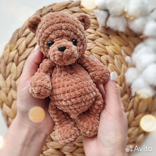 Вязаная игрушка мишка Тишка