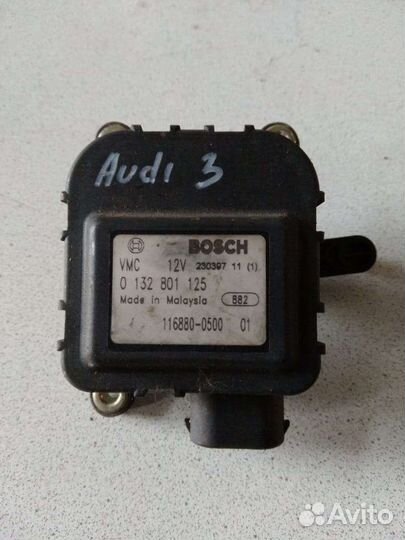 Моторчик привода заслонок отопителя Audi A3