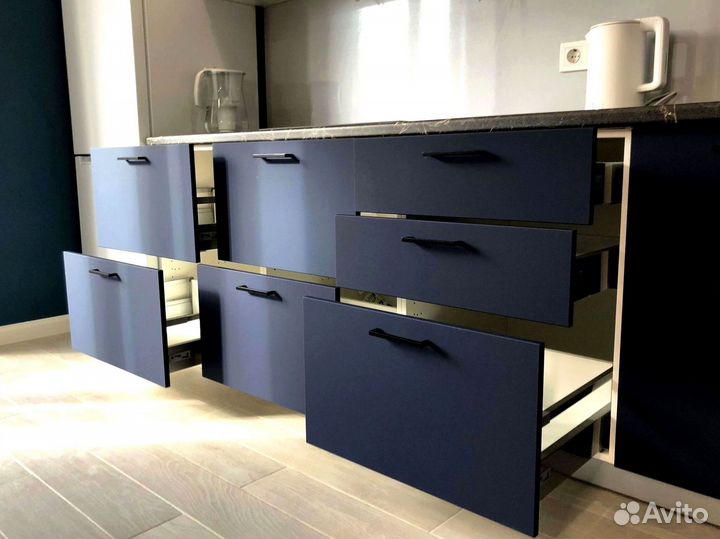 Кухонный гарнитур в стиле минимализм