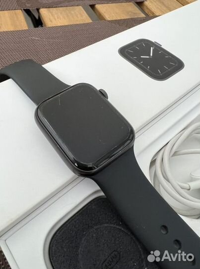 Часы Apple Watch 5 44 mm