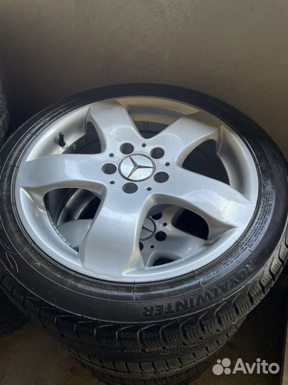 Royal Black Royal Winter 235/45 R17 23C
