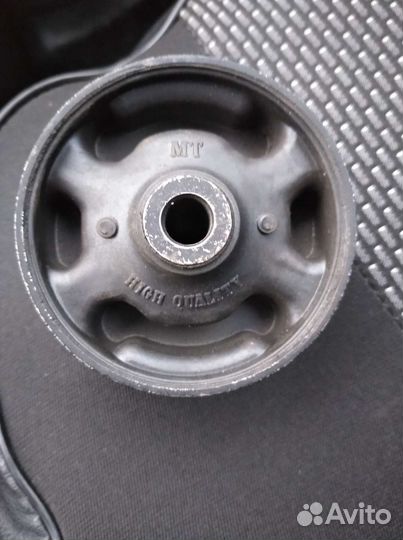 Подушка двигателя задняя Mitsubishi lancer 9