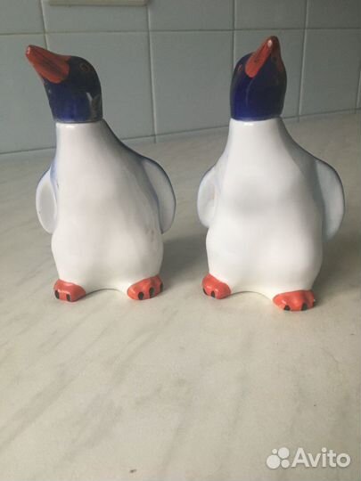 Фарфоровые штофы и статуэтки