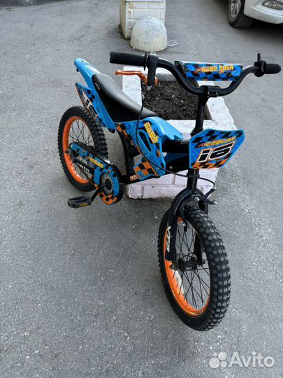 Велосипед в виде мотоцикла