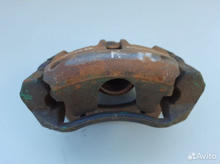 Суппорт передний правый Форд Мондео 3