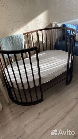 Детская кроватка трансформер с маятником