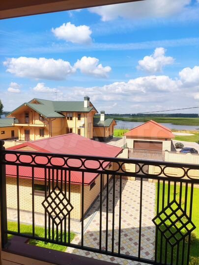 Дом 276,2 м² на участке 11 сот.