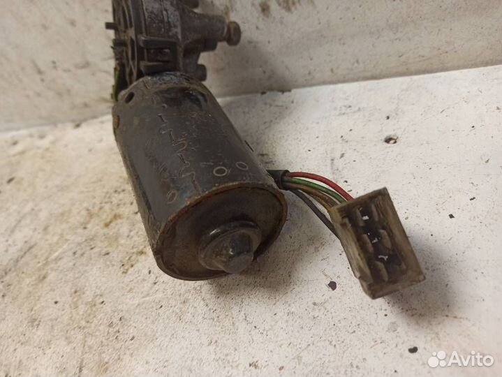 Моторчик стеклоочистителя передний A0048206542