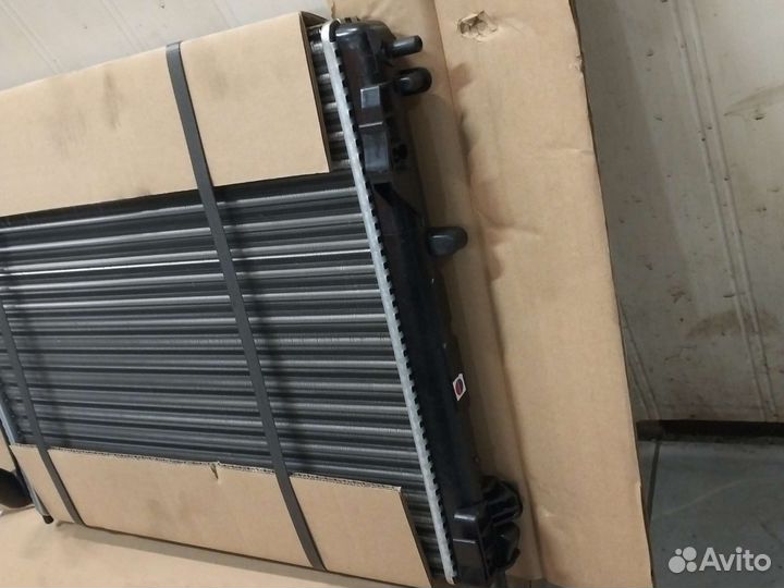 Радиатор двигателя Рено / Renault