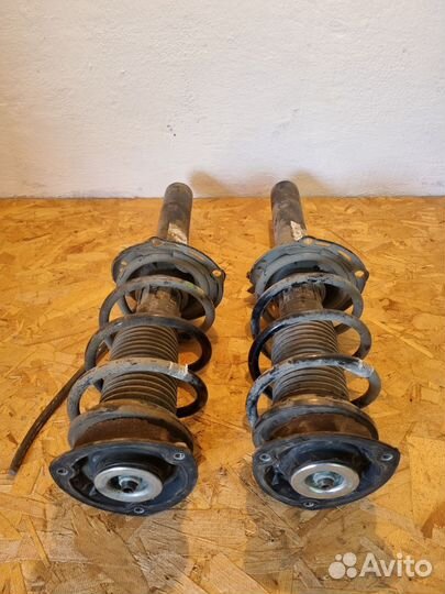 Стойки в сборе VAG