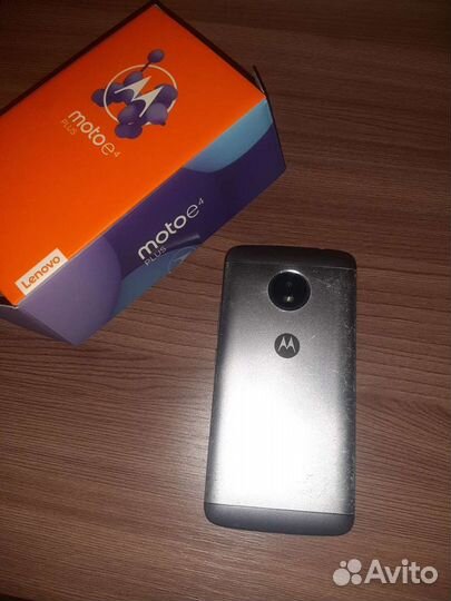 Телефон Motorola e4 plus