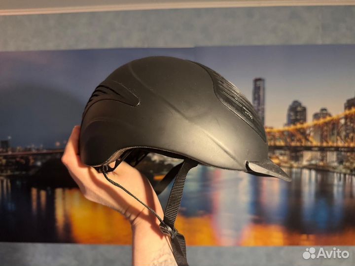 Каска для верховой езды