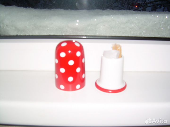 Новогодние подарки и игрушки