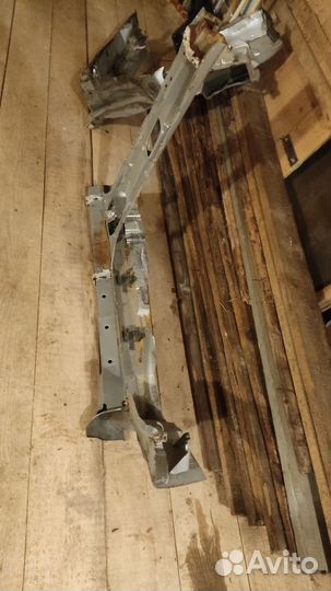 Стойка передняя левая с порогом и другие запчасти