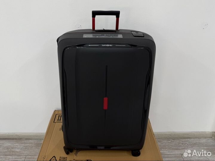 Новый чемодан Samsonite Essens XL, угольно-красный