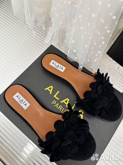 Шлепанцы черные Alaia