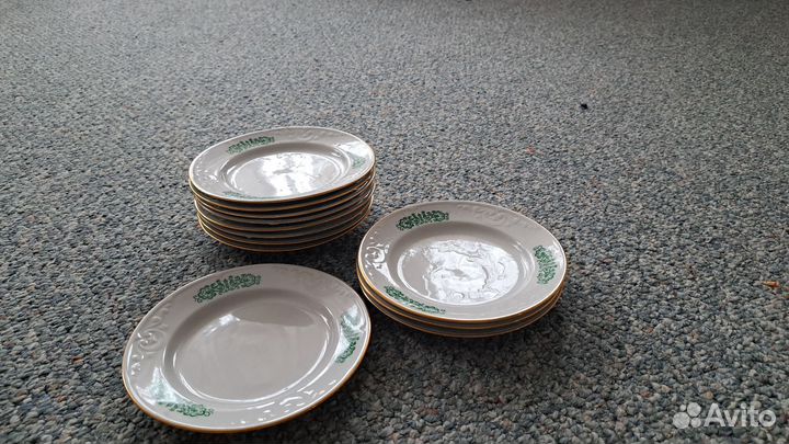 Набор тарелок