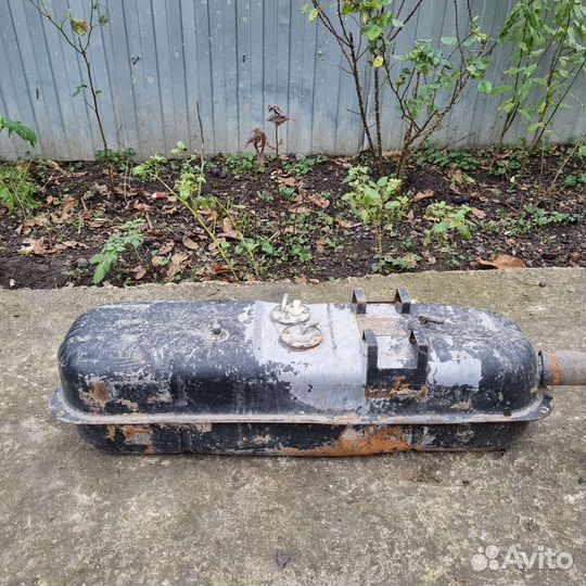 Бак бензиновый