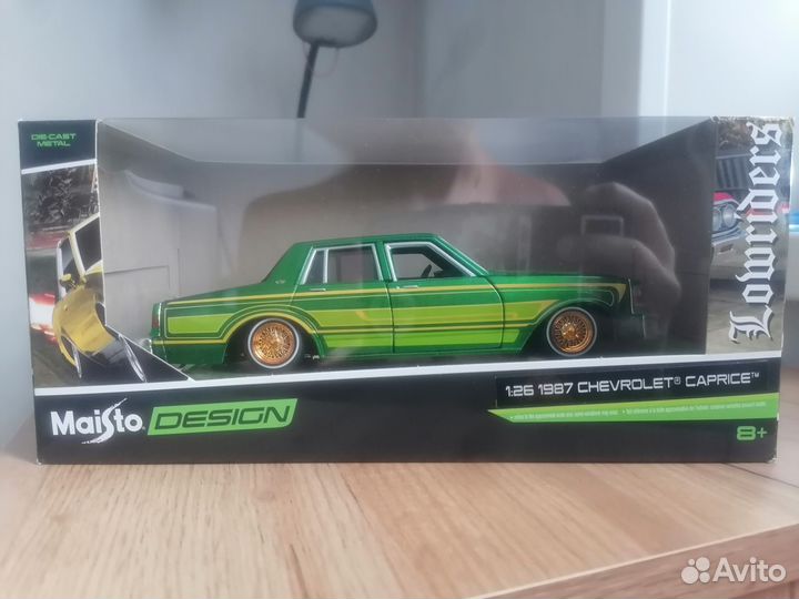 Машинка Maisto Chevrolet Caprice 1:26