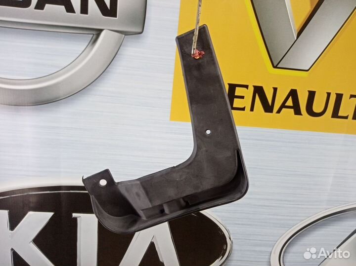 Брызговик передний Hyundai solaris 2 Лев