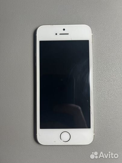 iPhone SE, 32 ГБ