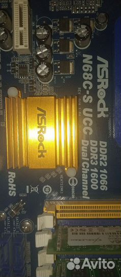 Материнская плата с процессором и памятью