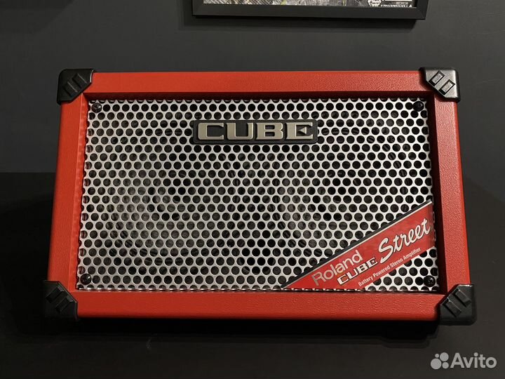 Roland cube street