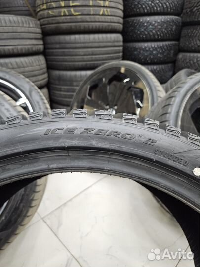 Pirelli Ice Zero 2 285/35 R22 и 315/30 R22 106H