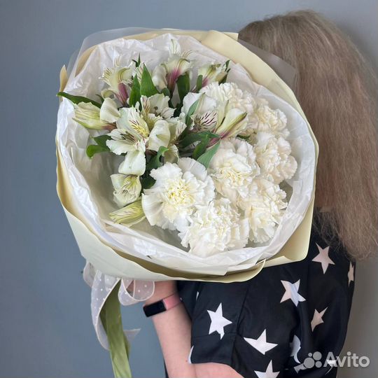 Букет из диантусов и альстромерий