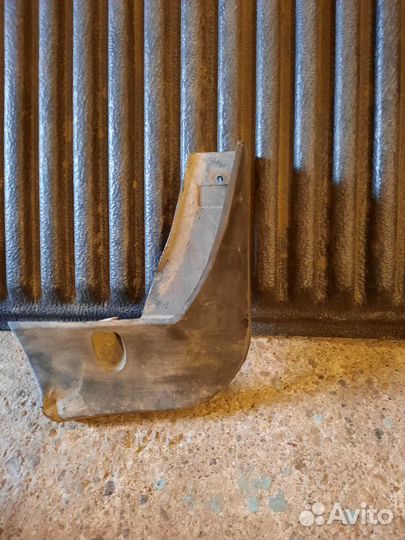 Брызговик задний правый Lifan Smily