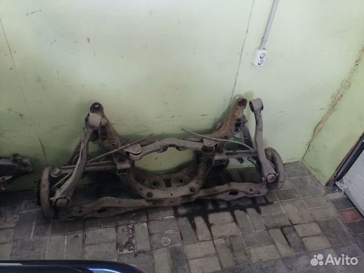 Подрамник задний Mitsubishi Pajero Montero 3