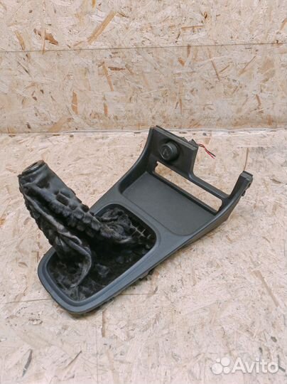 Накладка центральной консоли Nissan Almera