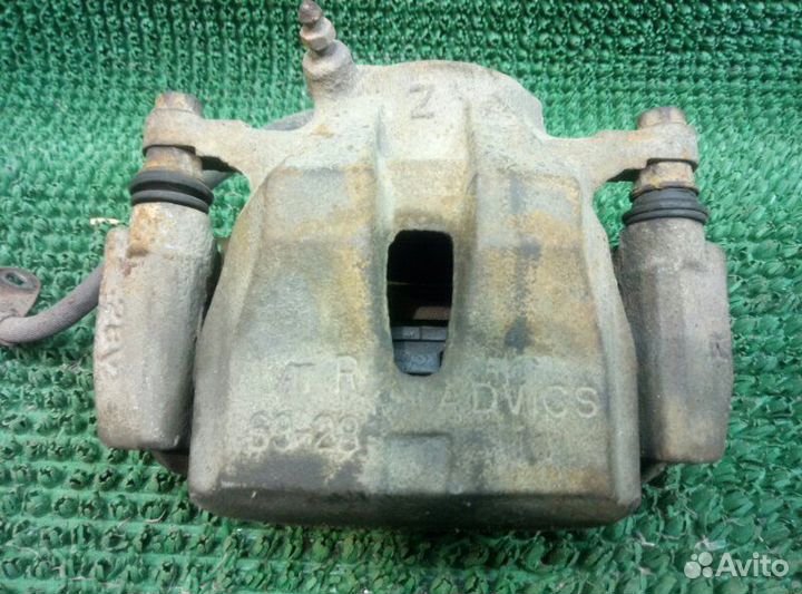 Суппорт передний правый Toyota Rav4 30 ACA3# 2azfe