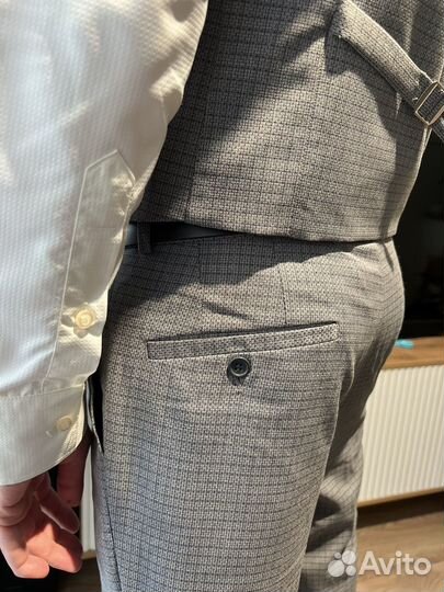 Мужской классический костюм 46