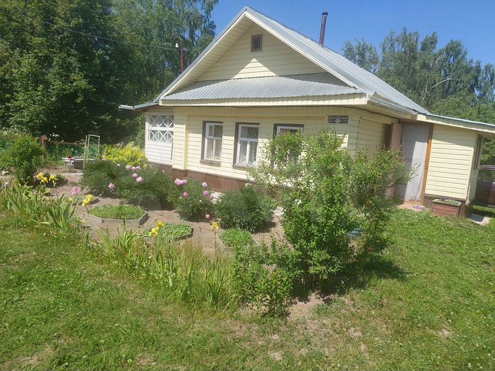 Дом 27,8 м² на участке 12,2 сот.