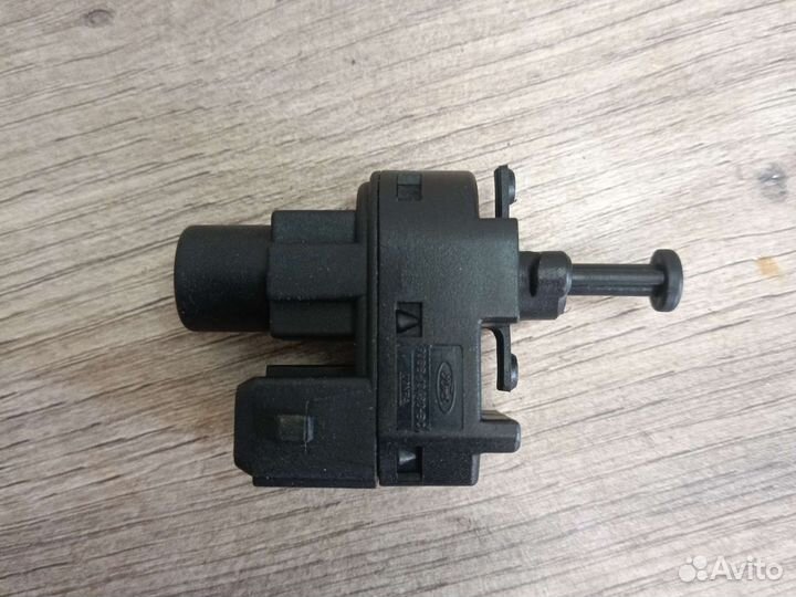 Датчик включения стоп сигнала ford focus 1