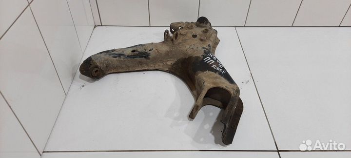 Рычаг подвески передний нижний правый