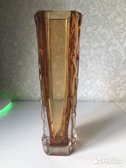 Ваза Кора.лзхс