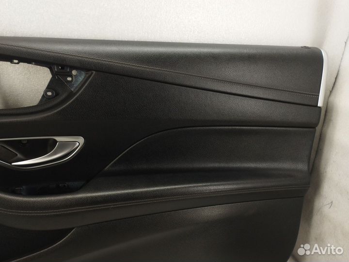Обшивка двери правой Mercedes-Benz E W213