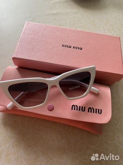 Солнцезащитные очки miu miu
