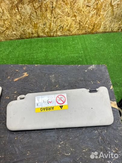 Козырек солнцезащитный правый Renault Logan 2 1.6
