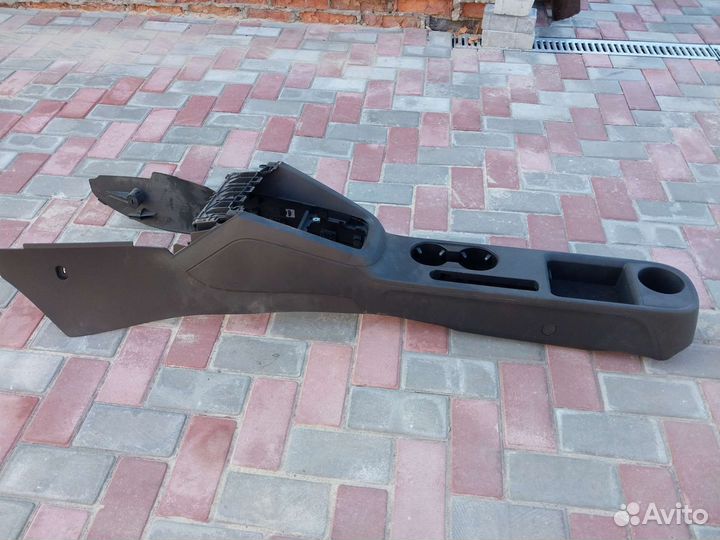 Центральная консоль jetta 6