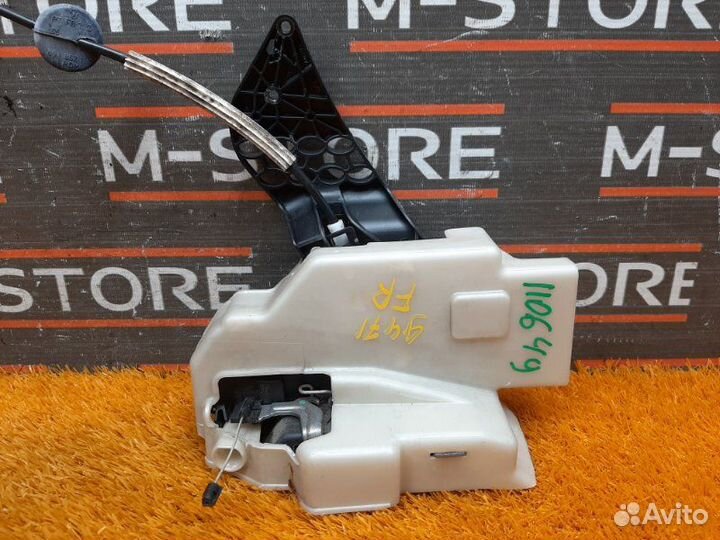 Замок двери передний правый Volkswagen Touareg 7L