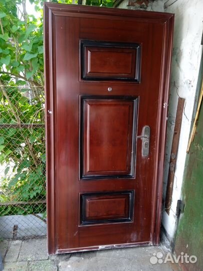 Дверь входная металлическая