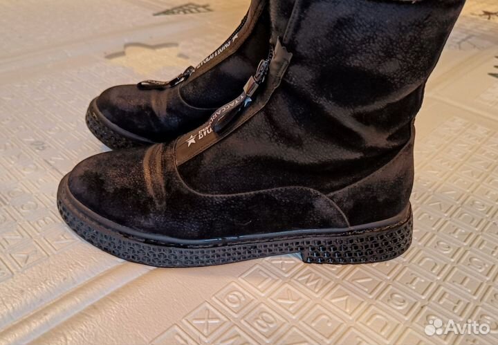 Женские ботинки