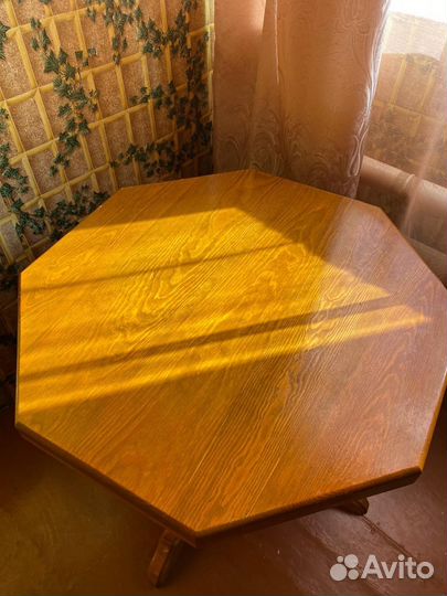 Журнальный столик